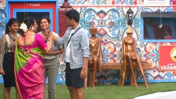 இதுதான் திருடன்கிட்டேயே சாவிய கொடுக்றதா? பிக்பாஸின் புரமோவை பார்த்து தலையில் கைவைக்கும் ரசிகர்கள்!