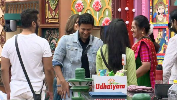 இந்த வாரம் பிக்பாஸ் வீட்டை விட்டு இவர் தான் வெளியே போகிறார்.. அடித்து சொல்லும் நெட்டிசன்ஸ்.. யாரு?