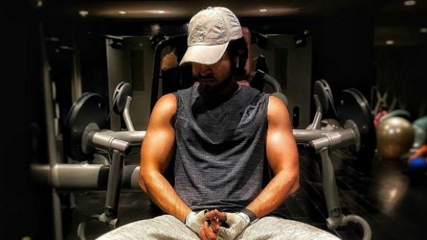 அட்டகாசமான மஸில்ஸ்..வெறித்தனமான ஒர்க் அவுட்...ஆக்ஷன் அவதாரம் எடுக்கும் இளம் நடிகர் !