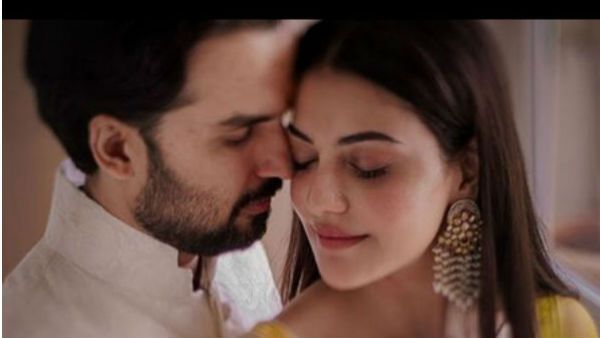 மாஸ்க் கூட மேட்சிங் மேட்சிங்தான்.. திருமணத்துக்குப் பின் காஜல் வெளியிட்ட ரொமான்ஸ் ஸ்டில்ஸ்!