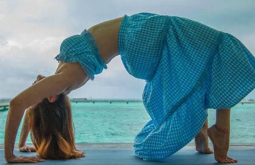 கொஞ்சம் கேப் விடுங்க காஜல் அகர்வால்.. யோகாலாம் பண்ணி ரெடியாகுறீங்க போல என கலாய்க்கும் ரசிகர்கள்!