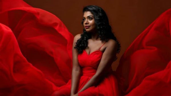 அம்சமான மூக்குத்தியில் அழகான போஸ்.. இளசுகளின் மனதைத் தைத்த ரித்விகா !