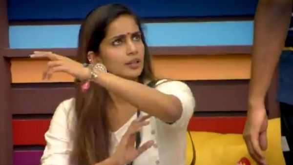 ஆரிக்கு எகிறிய மவுசு.. தாங்க முடியாமல் கேவி கேவி அழுத சம்யுக்தா.. சமாதானம் படுத்த யாரும் வரல!