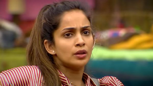 கேமராவை பார்த்து பார்த்து பேசி.. சனமை அப்படியே தோலுரித்த சம்யுக்தா.. வேற லெவல் போங்க!