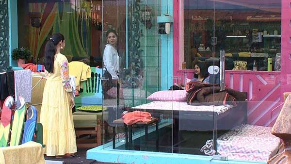 மைக் மாட்டு அனிதா.. இது போதும் சண்டை போட.. சனம் ஷெட்டியை முறைத்துக் கொண்டு போன சிடுமூஞ்சி!