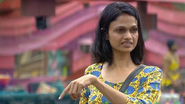 ஏதோ பிரச்சனை.. எப்படி இருந்த சுச்சி இப்படி ஆயிட்டாங்களே.. புலம்பலை பார்த்து ச்சு கொட்டும் ரசிகர்கள்!