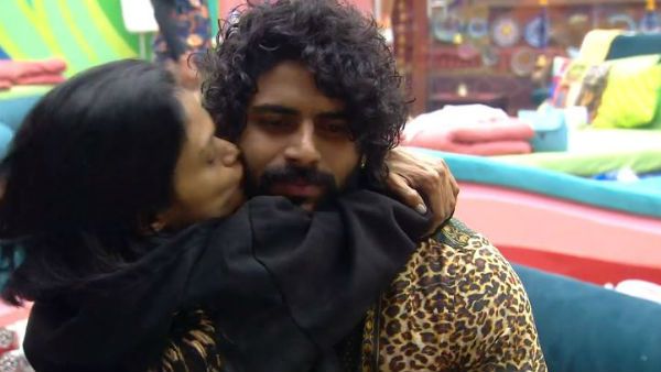 இதுதான் ரியல் சுச்சி லீக்ஸ்.. பாலாவை கட்டிப்புடிச்சு என்ன ஒரு கிஸ்.. உடனே தொடச்சி போட்ட பாலா!