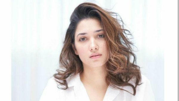 ப்ப்ப்பா.. என்னா கலரு.. என்னா பிகரு... தமன்னாவின் கிளுகிளு பிக்ஸ் !