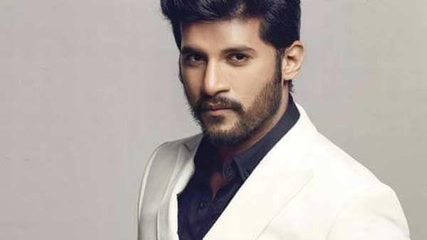 வேகமாக மோதிய கார்கள்.. பாடகர் விஜய் யேசுதாஸ் அதிர்ஷ்டவசமாக உயிர்தப்பியது எப்படி?