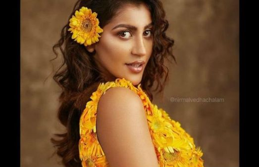 நடமாடும் பூந்தோட்டம் யாஷிகா ஆனந்த்... ரசிகர்கள் கொண்டாட்டம்!