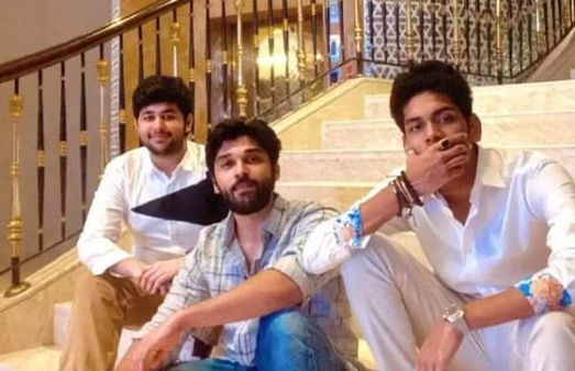 ஒன்னு கூடிட்டாங்க.. என்ன பிளான் பாஸூ? வைரலாகும் ரகுமான், ஷங்கர், விக்ரம் மகன்கள் போட்டோஸ்!