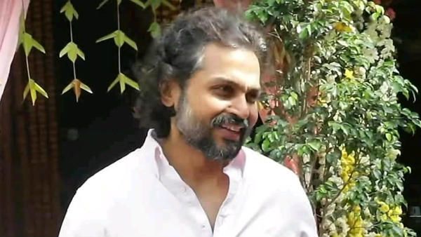 சால்ட் அண்ட் பெப்பர் லுக்கில் அசால்டு காட்டும் கார்த்தி… வைரலாகும் புகைப்படம்!