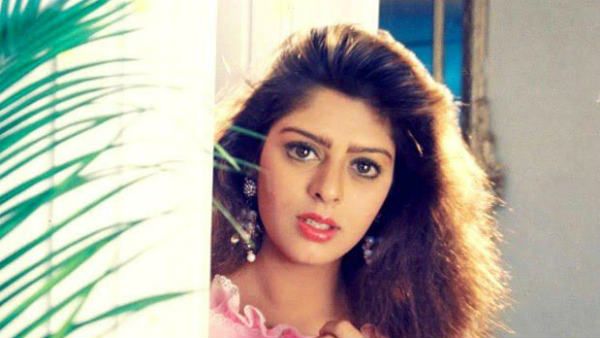 நக்மாவுக்கு இன்று பிறந்தநாள்.. வாழ்த்து மழை பொழிந்த ரசிகர்கள்!