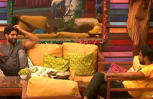 நைஸ்ஸா பேசி ஆரியை கோர்த்துவிடும் பாலாஜி.. என்னல்லாம் நடக்கப் போகுதோ.. அடுத்த புரமோ!