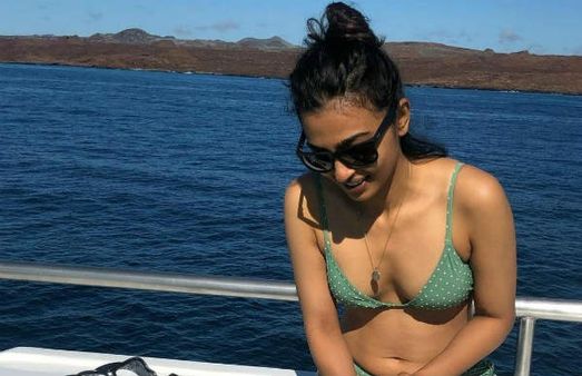 போட வேண்டியதை போடாமல் திறந்து காட்டிய ராதிகா ஆப்தே... ஜொள்ளுவிடும் ரசிகர்கள்!