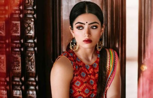 என்ன அழகு.. எத்தனை அழகு.. சித்திரம் போல ஜொலிக்கும் ரஷ்மிகா மந்தனா!