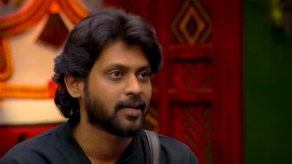 இந்த என்ன ரியோ இப்படி அந்தர் பல்டி அடிச்சிட்டாப்புல.. அப்போ அக்கா கதி? கழுவி ஊற்றும் நெட்டிசன்ஸ்!