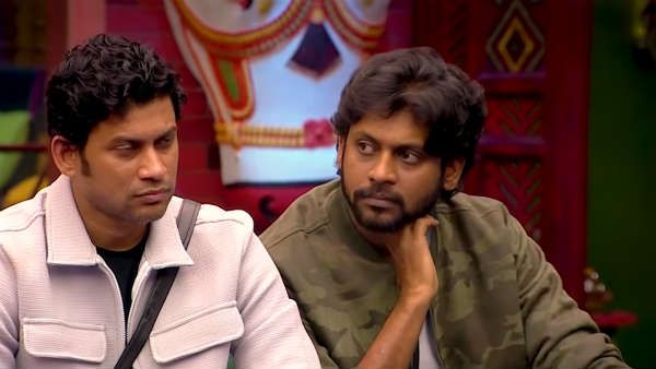 உன்னை பார்த்தா பயமா இருக்குன்னு சொல்லி குத்த வேண்டியதுதானே..ஆரியை அசிங்கமாய் பேசிய ரியோ அன்ட் சோம்!