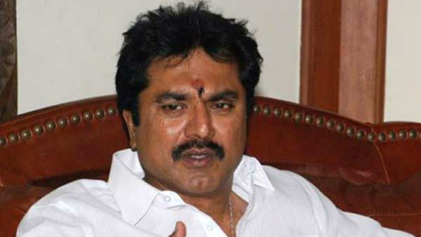 கொரோனாவால் பாதிப்பு.. டிஸ்சார்ஜ் ஆகிறார் நடிகர் சரத்குமார்.. நடிகை வரலட்சுமி தகவல்!