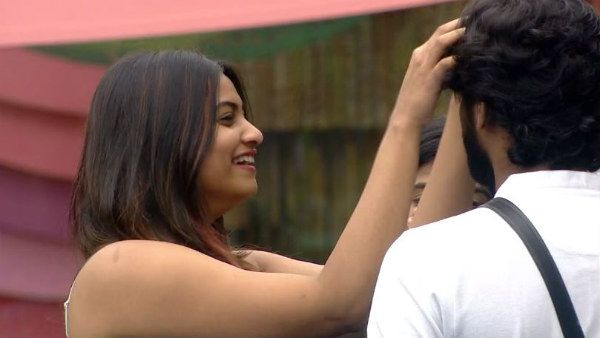 ரியோவின் தலைமுடியை அப்படி கோதிய ஷிவானி.. எல்லாம் என்ன மேட்டர்னு தெரியுமா? இந்த வாரம் இருக்கு!