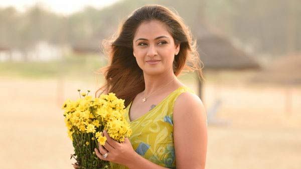 அட சிம்ரன் பெயருக்கு இப்படி ஒரு அர்த்தமா? … இத்தனை நாள் இது தெரியாம போச்சே !