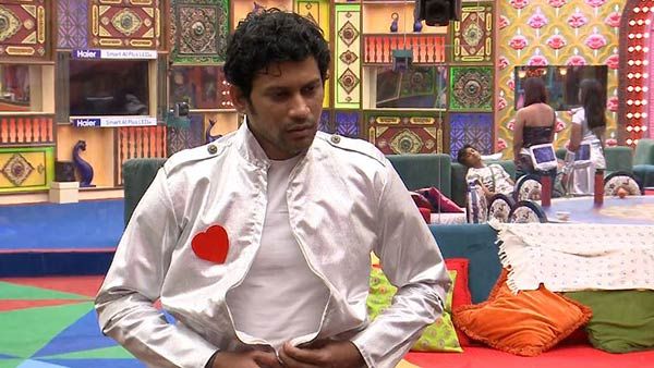 ரோபோ காஸ்ட்யூமை கழட்டிப் போட்டு டென்ஷனான சோம்.. அர்ச்சனாவிடம் இதெல்லாம் தேவையா என கேள்வி!