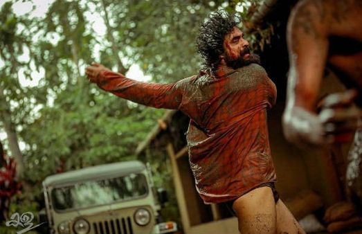 கொலைவெறியுடன்… ரத்தம் தெறிக்கும்..பிரபல நடிகரின் மாஸ் புகைப்படம் !