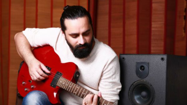 2021 மகிழ்ச்சி பொங்கும் ஆண்டாக அமைய வாழ்த்து…விஷால் சந்திரசேகர் !