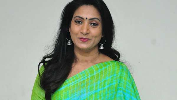 படப்பிடிப்பின்போது திடீர் நெஞ்சுவலி.. பிரபல முன்னாள் ஹீரோயின் மருத்துவமனையில் அனுமதி!