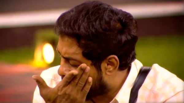 இதை ஏன்யா அன்சீன்ல போடுறீங்க? பிரைம் டைம்ல போடுங்க.. ஆரிக்காக வரிந்து கட்டும் நெட்டிசன்ஸ்!