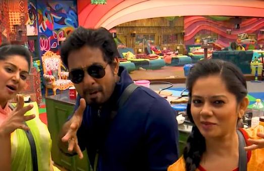 கப்பை தட்டிய ஆரி.. தில்லாய் டிவிட்டிய அனிதா சம்பத்.. பார்த்து ஆறுதல் கூறும் ஃபேன்ஸ்!