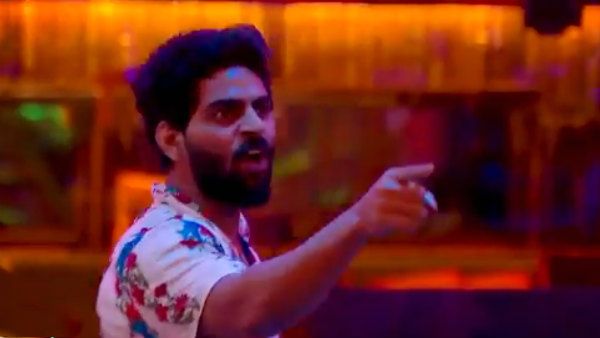 சிறுபுத்தி உள்ள ஆள்.. இந்த மனுஷன் முகத்துலேயே முழிக்க மாட்டேன்.. ஆரி மீது விஷத்தை கக்கிய பாலாஜி!