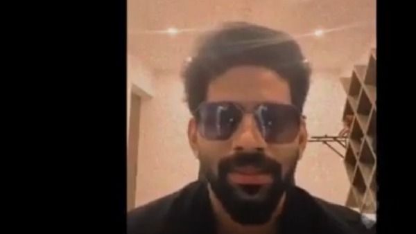 ஆரி அர்ஜுனன் கூட படம் பண்ணுவீங்களா? ரசிகர்களின் கேள்விக்கு லைவில் பதிலளித்த பாலாஜி முருகதாஸ்!