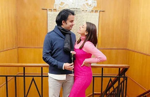 காதல் கணவருடன் காஜல் ரொமான்டிக் போஸ்.. வைரலாகும் போட்டோ.. செம ஜோடி என வாழ்த்தும் ஃபேன்ஸ்!