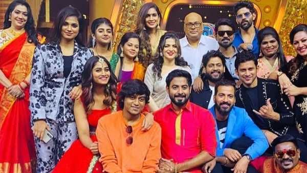 பாலா ஏன் பின்னாடி நிக்கிறாரு? டிடியுடன் ஆரி முதல் ஷிவானி வரை.. களைகட்டிய பிக் பாஸ் கொண்டாட்டம்!