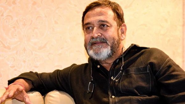 திடீர் பிரேக்கால் விபத்து.. தனது கார் மீது மோதியவரை கன்னத்தில் அறைந்த பிரபல நடிகர்.. போலீசில் புகார்