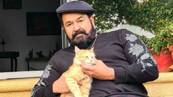 விஜய்யைத் தொடர்ந்து பூனையுடன் போஸ் கொடுக்கும் மோகன்லால்... வைரலாகும் பிக்ஸ்!