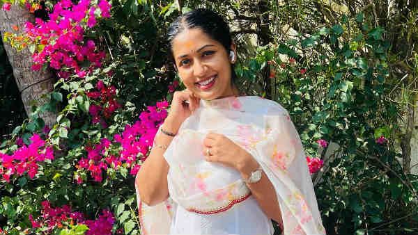 பச்சை நிறச் சேலையில் முன்னாள் ஹீரோயினின் ஹோம்லி லுக் போட்டோஸ்.. அப்படி புகழும் நெட்டிசன்ஸ்!