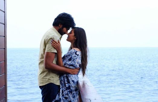 வெளிநாட்டு டூர்.. காதல் கணவருடன் மெகா குடும்ப நடிகையின் ரொமான்டிக் போஸ்.. வேகமாக பரவும் போட்டோ!