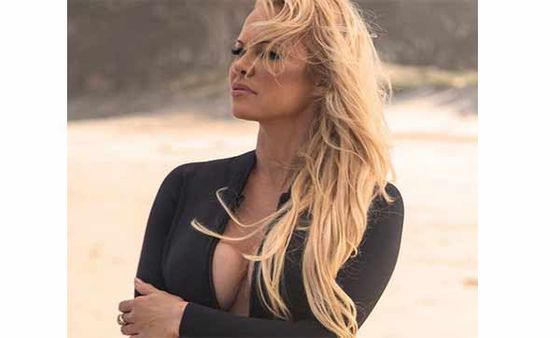 இது 4 வது கல்யாணமாம்.. தனது பாடிகார்டை ரகசிய திருமணம் செய்துகொண்ட பிரபல நடிகை!