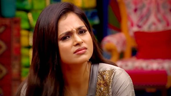 எப்போவும் பின்னாடியே பேசுறீங்களே? எப்போ முன்னாடி பேசப் போறீங்க ரம்யா? சவுக்கடி கேள்வி கேட்ட காலர்!