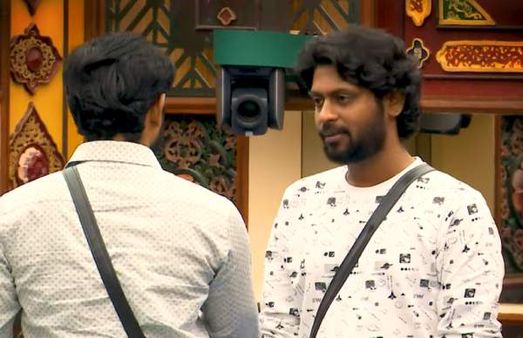 ஆகா.. அர்ச்சனா போட்ட மந்திரம் வேலை செய்யுது போலயே.. ஆரியிடம் எகிறும் ரியோ!