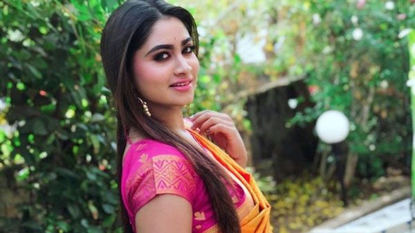 தழைய தழைய பட்டுப் புடவையில் ஷிவானி நாராயணன்.. செம்ம க்யூட் என ஜொள்ளுவிடும் ரசிகாஸ்!