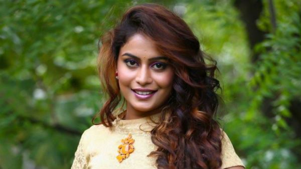 நட்சத்திர ஓட்டலில் அதிரடி ரெய்டு.. பிரபல தெலுங்கு நடிகை கைது.. போதைப் பொருட்கள் பறிமுதல்!