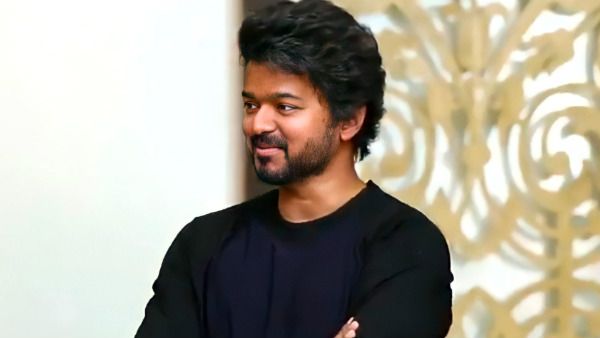 புத்தாண்டை முன்னிட்டு ரசிகர்களுக்கு பரிசு கொடுத்த விஜய்.. மாஸ்டர் எமோஜியால் உற்சாகமான தளபதியன்ஸ்!