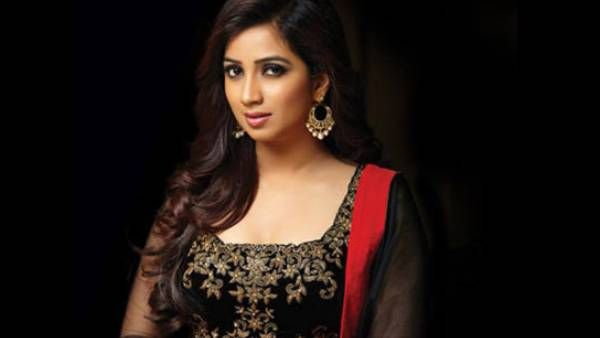 எப்ப நடிகையா அறிமுகமாகப் போறீங்க? பிரபல பாடகி ஸ்ரேயா கோஷலிடம் ரசிகர்கள் கேள்வி!