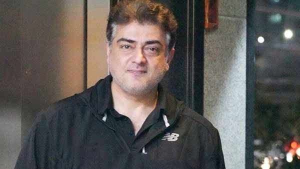 சும்மா ஜில்லுனு இருக்கார்ல.. ரசிகர்களுடன் தல அஜித்.. மீண்டும் வைரலாகும் புதிய போட்டோஸ்!