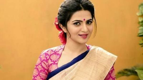 இரண்டாவது திருமணத்திற்கு ரெடியாகும் தொகுப்பாளினி டிடி? மாப்பிள்ளை இவரா.. தீயாய் பரவும் தகவல்!