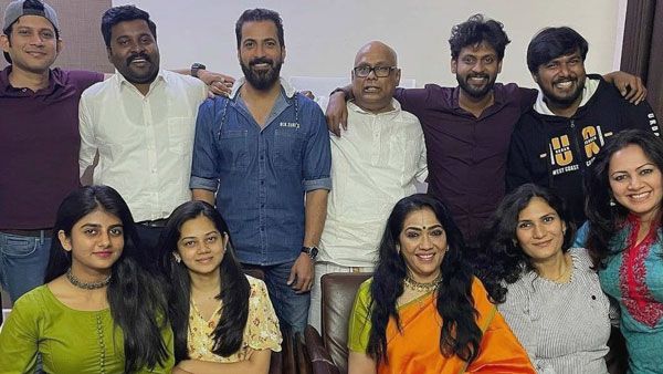 ஜீவா படத்தை பார்க்க ரீயூனியன் ஆன பிக்பாஸ் பிரபலங்கள்.. அவங்க மட்டும் மிஸ்ஸிங்.. வைரலாகும் போட்டோஸ்!