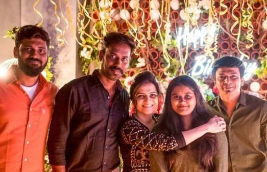 இரண்டாவது காதலருடன் பிறந்தநாளை கொண்டாடிய பிரபல தொகுப்பாளினி டிடி? தீயாய் பரவும் தகவல்!